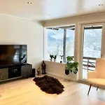 House With Sauna & Hot Tub, 4 Beds Tatil Evi