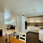 House With Sauna & Hot Tub, 4 Beds בית נופש Tonstad
