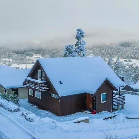 House With Sauna & Hot Tub, 4 Beds *