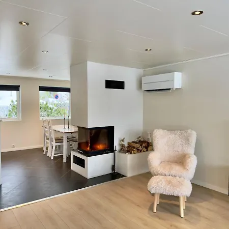 House With Sauna & Hot Tub, 4 Beds Tatil Evi