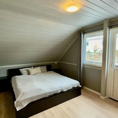 House With Sauna & Hot Tub, 4 Beds * Tonstad
