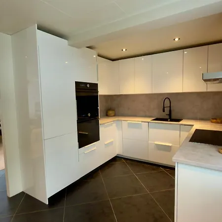 House With Sauna & Hot Tub, 4 Beds Tonstad