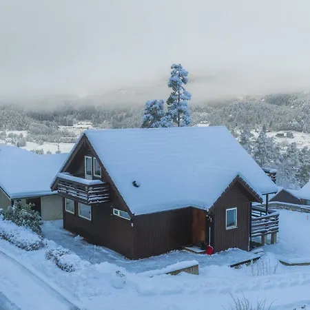 House With Sauna & Hot Tub, 4 Beds *