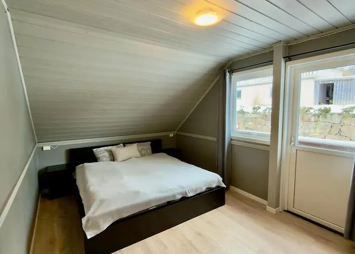 House With Sauna & Hot Tub, 4 Beds * Tonstad