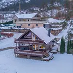 House With Sauna & Hot Tub, 4 Beds * Tonstad